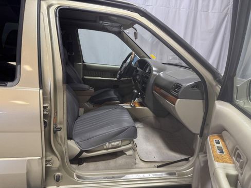 Used 2002 INFINITI QX4 Luxury image 21