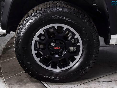 Used 2024 Toyota Tacoma TRD Off-Road AWD/4WD image 10