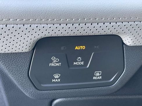 Certified 2026 Volkswagen Atlas Peak Edition AWD/4WD image 20