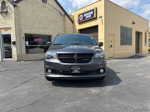 Used 2017 Dodge Grand Caravan SXT w/ Blacktop Package FWD image 6