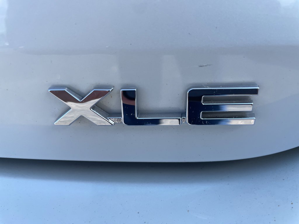 Used 2021 Toyota Highlander XLE AWD/4WD image 9