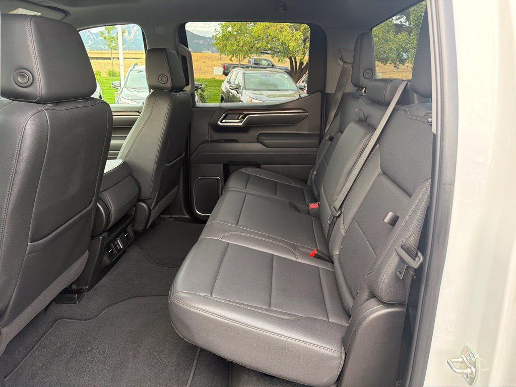 Used 2025 GMC Sierra 1500 SLT AWD/4WD image 19