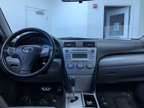 Used 2011 Toyota Camry SE w/ Fleet Convenience Pkg FWD image 9