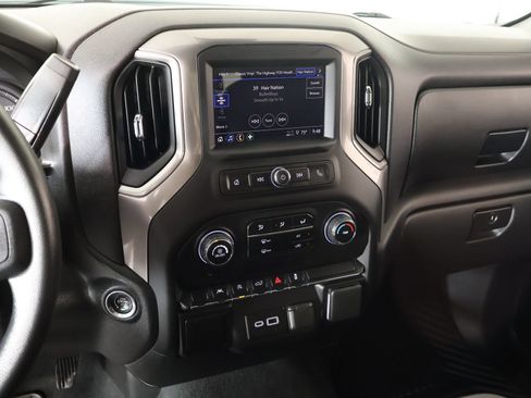 Used 2025 Chevrolet Silverado 1500 Custom AWD/4WD image 5