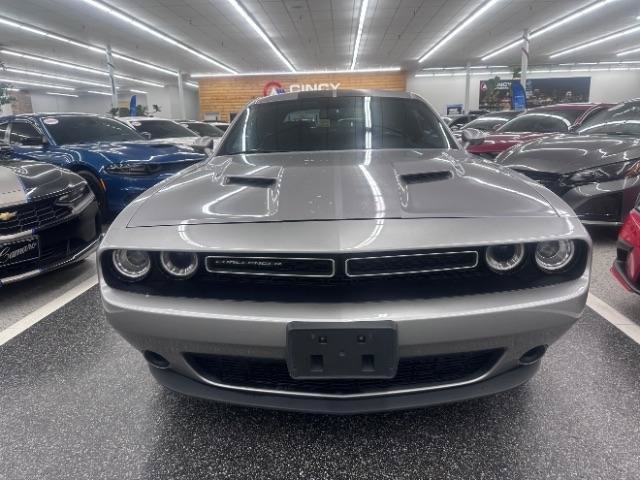 Used 2018 Dodge Challenger SXT RWD image 3
