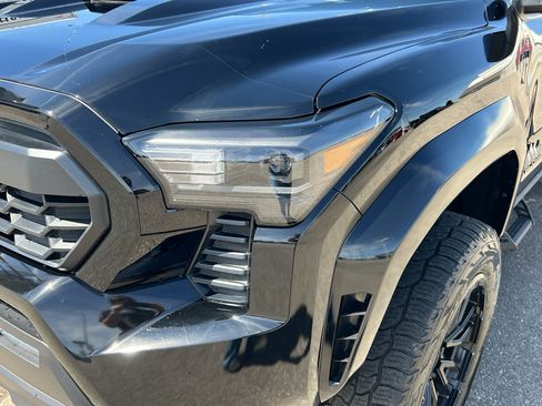 Used 2024 Toyota Tacoma TRD Sport AWD/4WD image 9