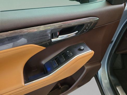 Used 2020 Toyota Highlander Platinum image 23