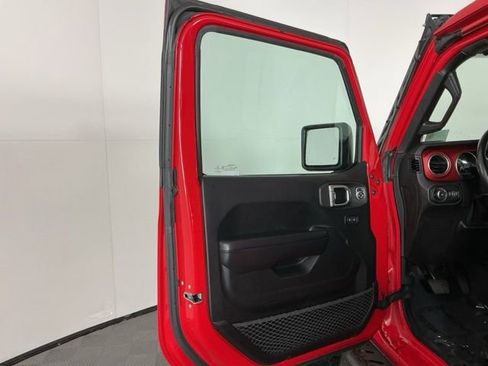 Used 2019 Jeep Wrangler Unlimited Rubicon image 12