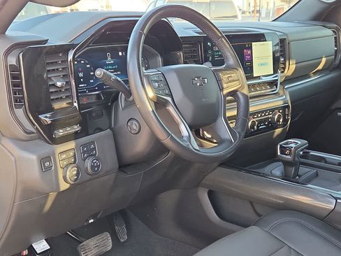 Used 2023 Chevrolet Silverado 1500 ZR2 w/ Technology Package AWD/4WD image 10