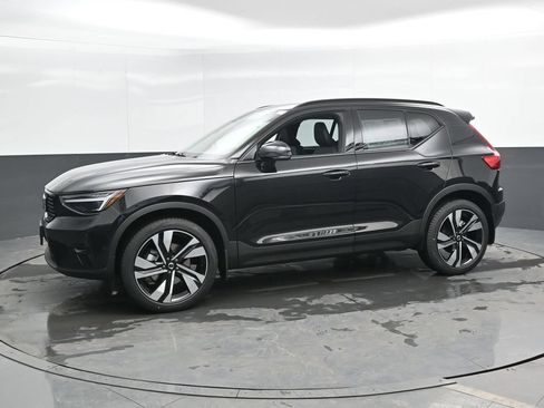 New 2026 Volvo XC40 B5 Plus w/ Protection Package Premier AWD/4WD image 6