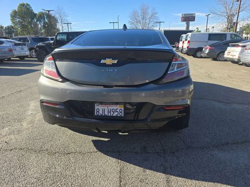 Used 2017 Chevrolet Volt LT w/ Comfort Package image 7