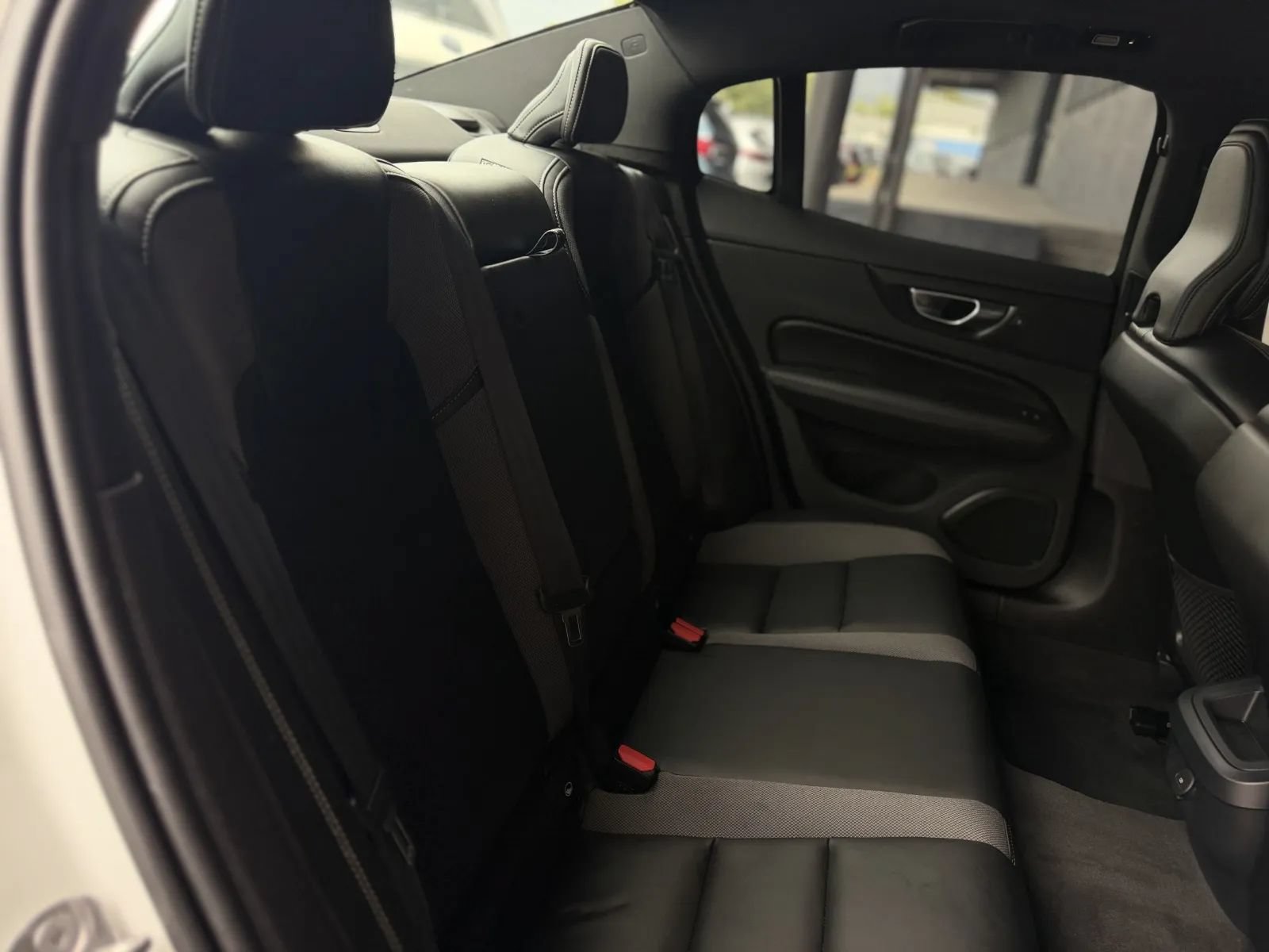 Used 2024 Volvo S60 B5 Plus w/ Climate Package AWD/4WD image 18