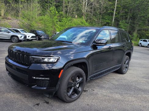 Used 2024 Jeep Grand Cherokee L Limited w/ Black Appearance Package AWD/4WD image 24