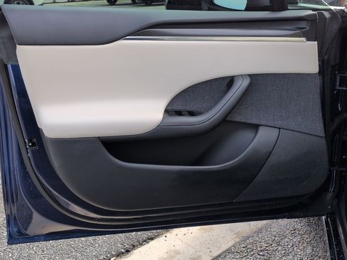 Used 2021 Tesla Model S Plaid image 14