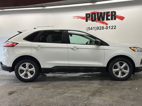 Used 2023 Ford Edge SE image 2