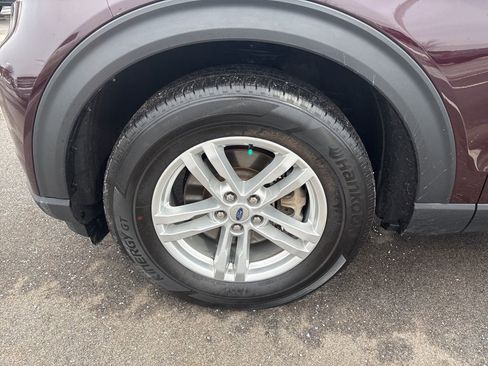 Used 2023 Ford Explorer XLT w/ Equipment Group 202A image 11