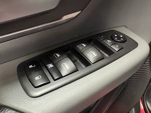 Used 2020 RAM 1500 Big Horn AWD/4WD image 13