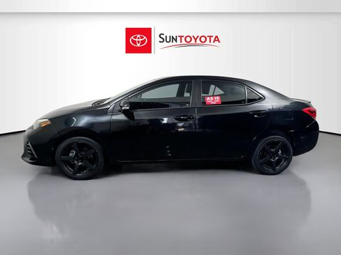 Used 2017 Toyota Corolla XSE image 7