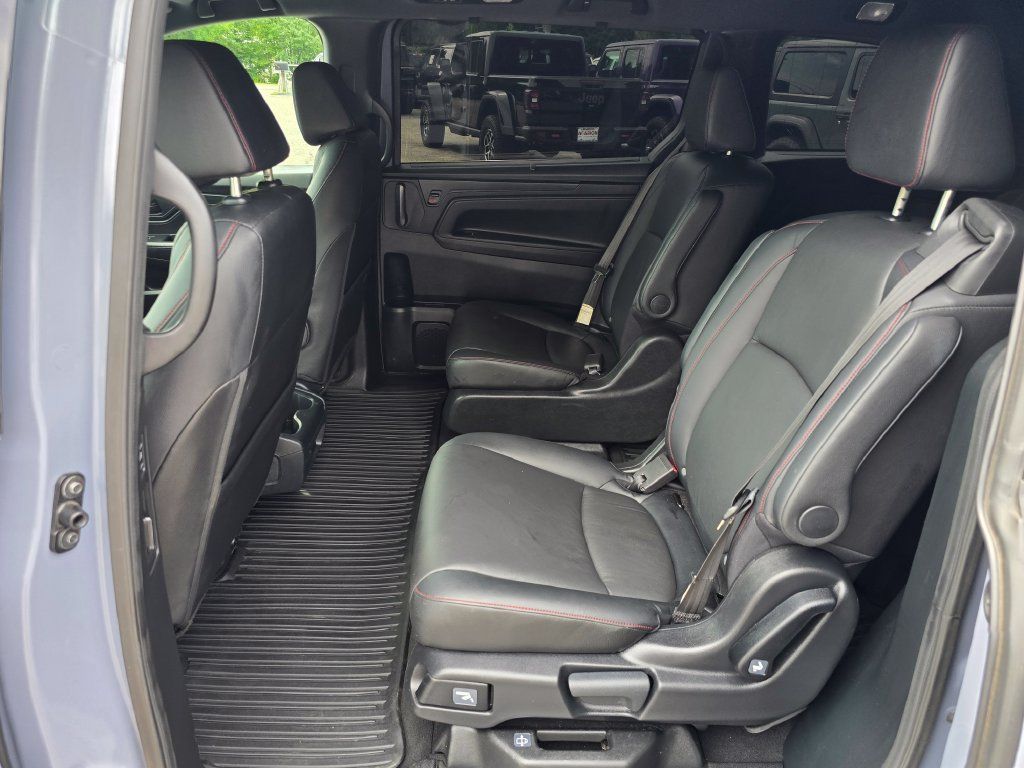 Used 2023 Honda Odyssey Sport image 11