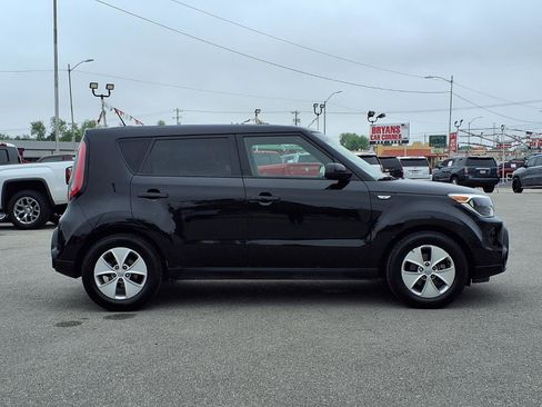 Used 2014 Kia Soul FWD image 2