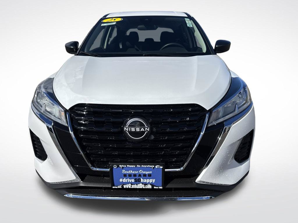 Used 2025 Nissan Kicks Play S FWD image 2