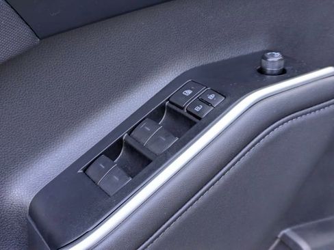 Certified 2025 Toyota Highlander LE FWD image 11