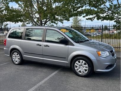 Used 2016 Dodge Grand Caravan American Value Package w/ UConnect Hands-Free Group