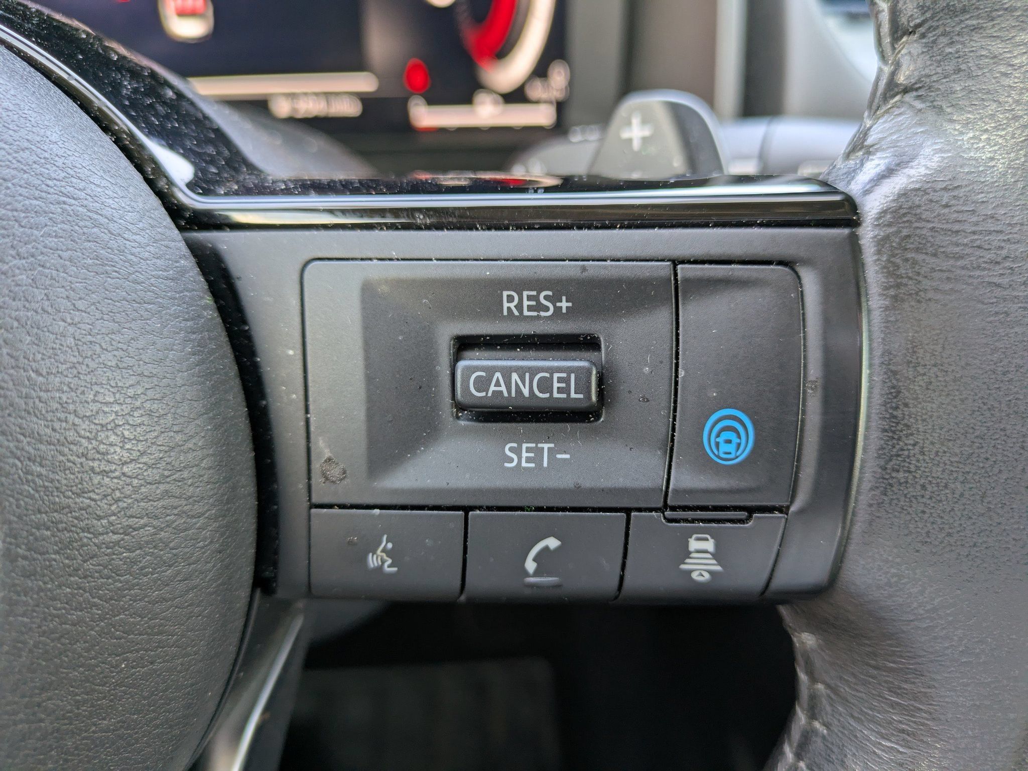 Certified 2024 Nissan Rogue SL FWD image 27