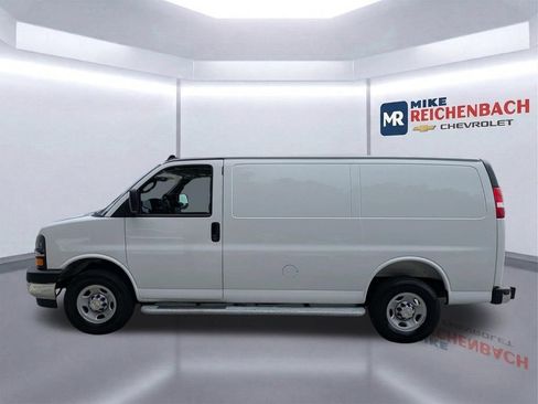 Used 2025 Chevrolet Express 2500 w/ Driver Convenience Package RWD image 7