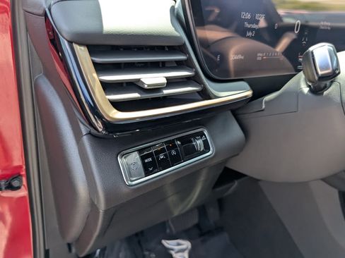 Certified 2025 Buick Envision Avenir AWD/4WD image 24