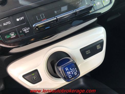 Used 2016 Toyota Prius Two FWD image 14