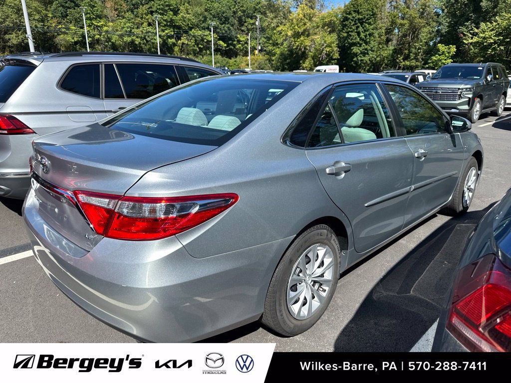 Used 2015 Toyota Camry LE FWD image 4