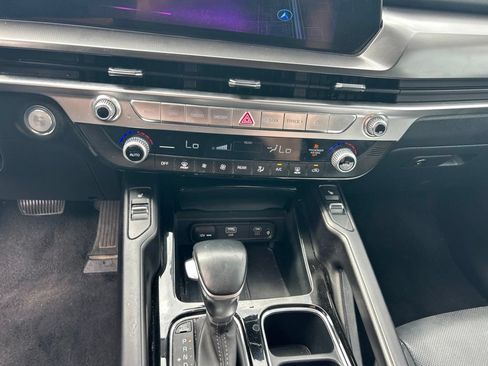 Used 2025 Kia Telluride S AWD/4WD image 19