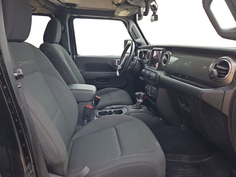 Used 2019 Jeep Wrangler Unlimited Sahara image 15