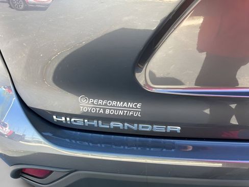 Used 2023 Toyota Highlander XLE image 15
