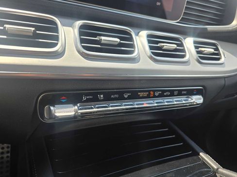 Used 2024 Mercedes-Benz GLS 450 4MATIC image 33