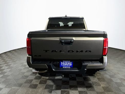 Certified 2025 Toyota Tacoma TRD Off-Road AWD/4WD image 6