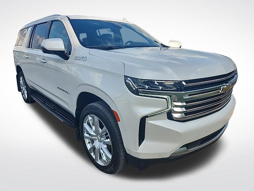 Used 2024 Chevrolet Suburban High Country w/ Advanced Technology Package RWD image 3