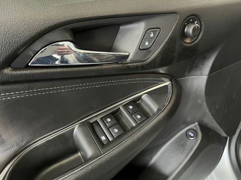 Used 2019 Chevrolet Cruze Premier image 11