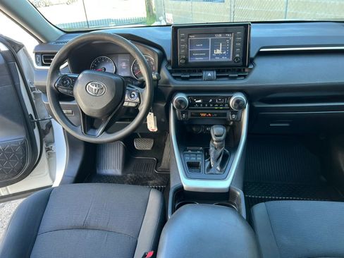 Used 2019 Toyota RAV4 LE image 14