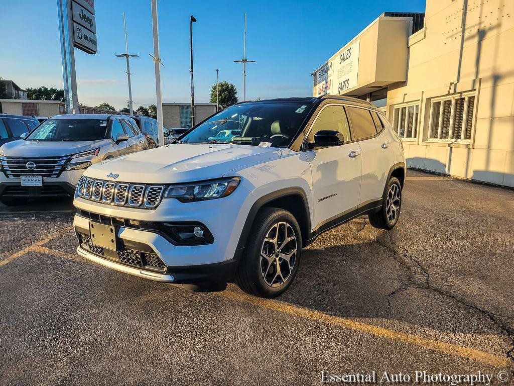 Certified 2025 Jeep Compass Limited AWD/4WD image 9