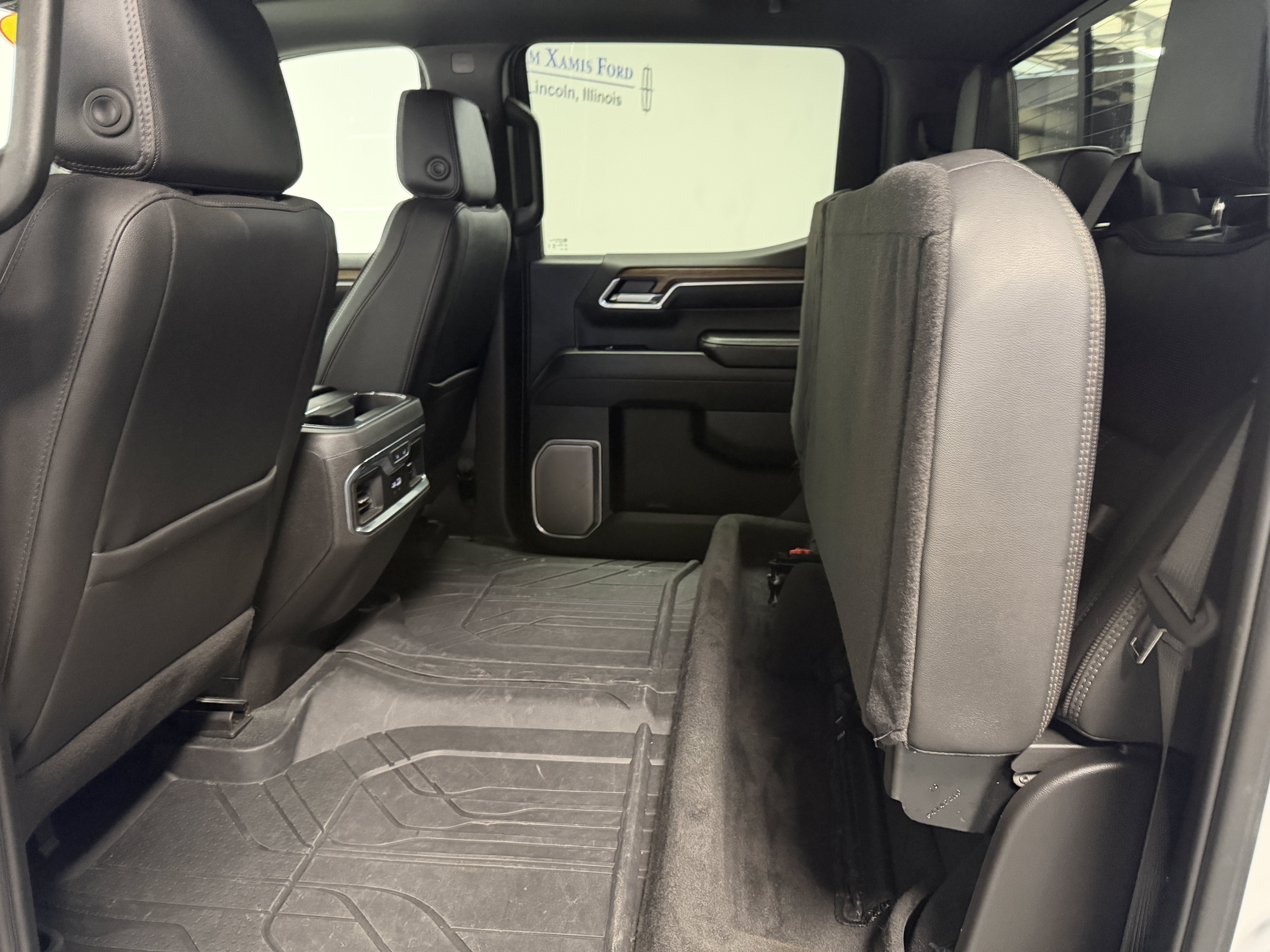 Used 2024 Chevrolet Silverado 1500 High Country w/ High Country Premium Package AWD/4WD image 26