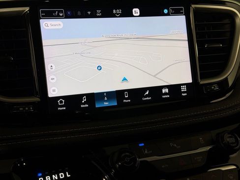 Used 2025 Chrysler Pacifica Select w/ Uconnect Theater Family Group FWD image 21