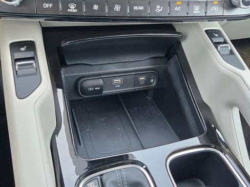 Used 2025 Kia Telluride S FWD image 30