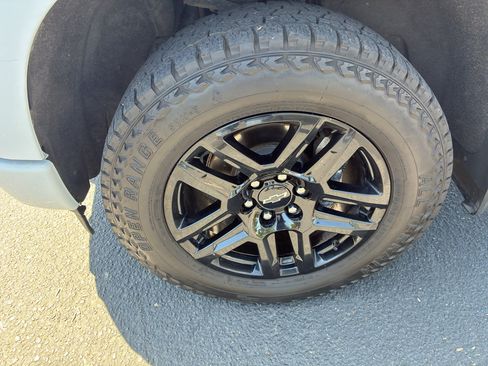 Used 2022 Chevrolet Silverado 1500 RST AWD/4WD image 19