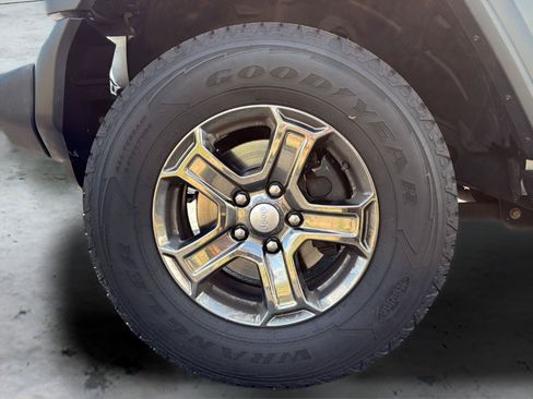 Used 2018 Jeep Wrangler Sport AWD/4WD image 9