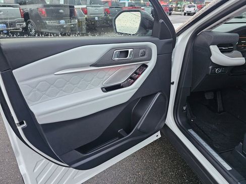 New 2026 Ford Explorer Platinum w/ LUX Leather Package image 12