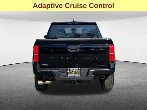 Used 2025 Toyota Tacoma TRD Off-Road AWD/4WD image 7