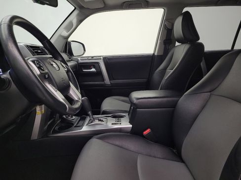 Used 2018 Toyota 4Runner SR5 Premium AWD/4WD image 17