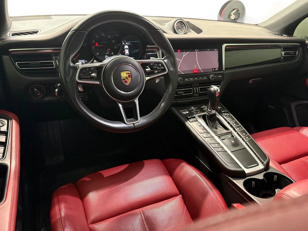 Used 2020 Porsche Macan AWD/4WD image 16
